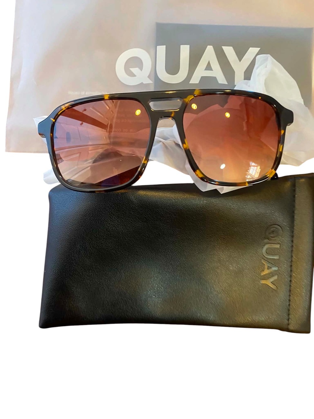 NWT Quay Sunglasses BLACK